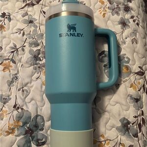 40 oz Stanley in color Pool with boot